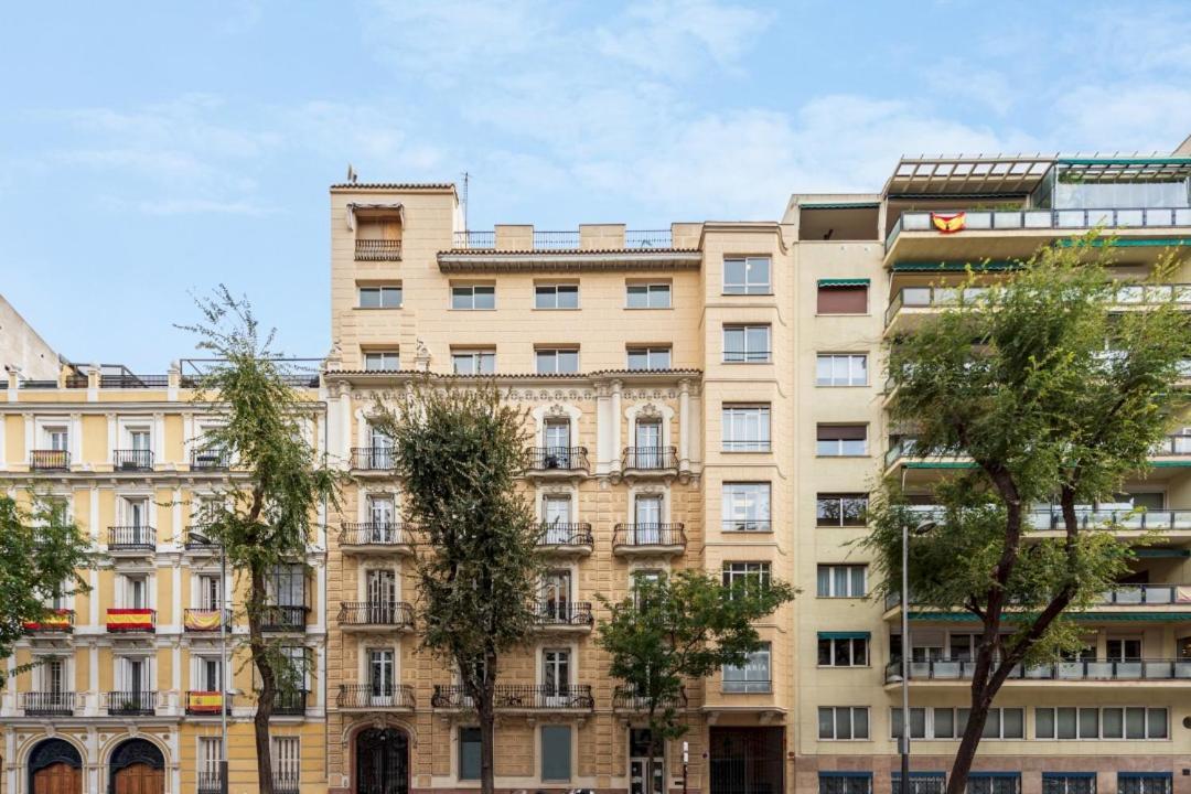 2 Bedrooms 2 Bathrooms- Penthouse- Almagro- Mintystay * Madri