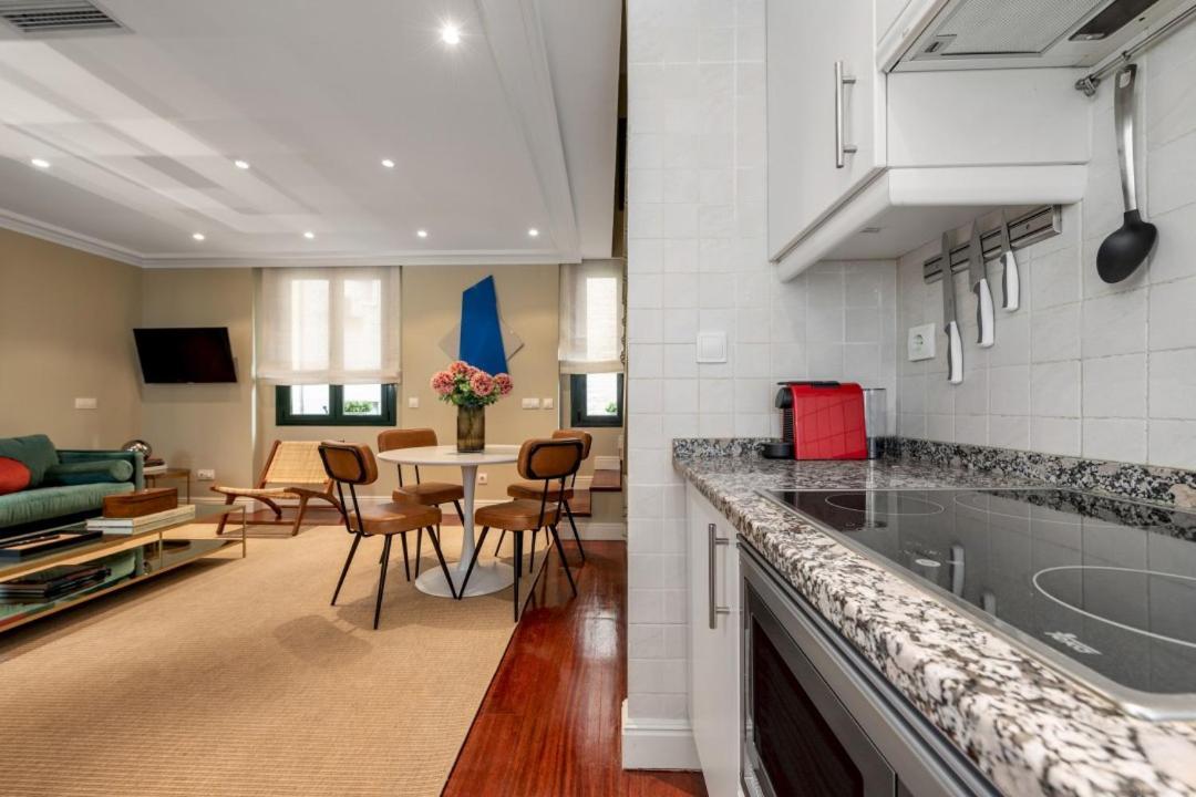 2 Bedrooms 2 Bathrooms- Penthouse- Almagro- Mintystay * Madri
